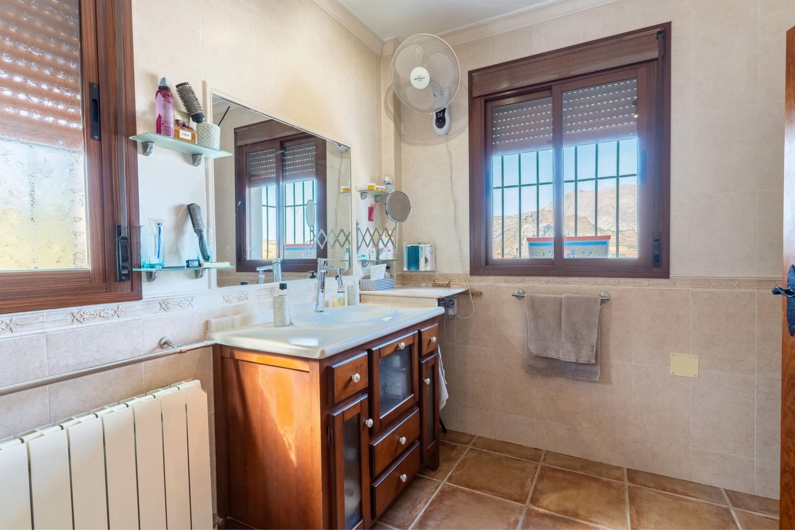 Finca/Casa Rural de 4 habitaciones en Valle de Abdalajís en venta con piscina - 420.000 € (Ref: 10168943)