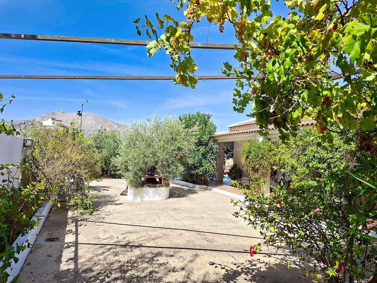 Finca/Casa Rural de 4 habitaciones en Valle de Abdalajís en venta con piscina - 420.000 € (Ref: 10168943)