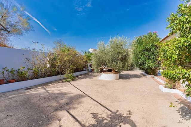 Finca/Casa Rural de 4 habitaciones en Valle de Abdalajís en venta con piscina - 420.000 € (Ref: 10168943)