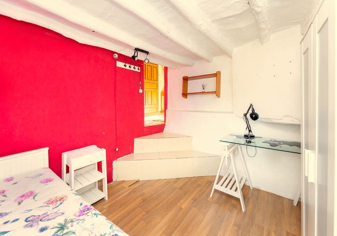 5 slaapkamer Finca/Landhuis te koop in Montefrio met zwembad garage - € 295.000 (Ref: 10175460)