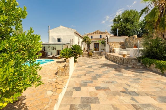 5 slaapkamer Finca/Landhuis te koop in Montefrío met zwembad garage - € 295.000 (Ref: 10175460)