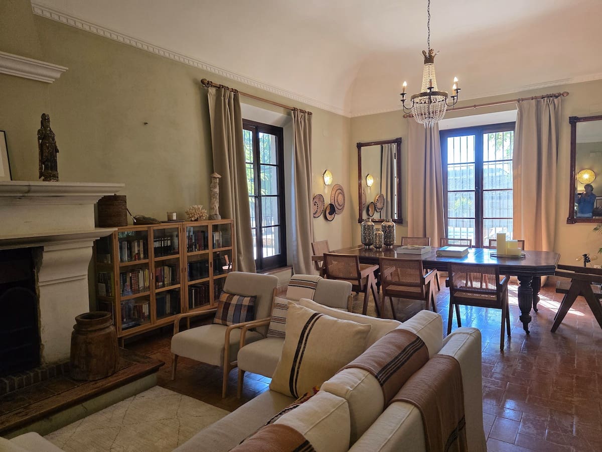 5 sovrum Finca/Hus på landet till salu i Bollullos de la Mitacion med pool garage - 1 600 000 € (Ref: 10175461)
