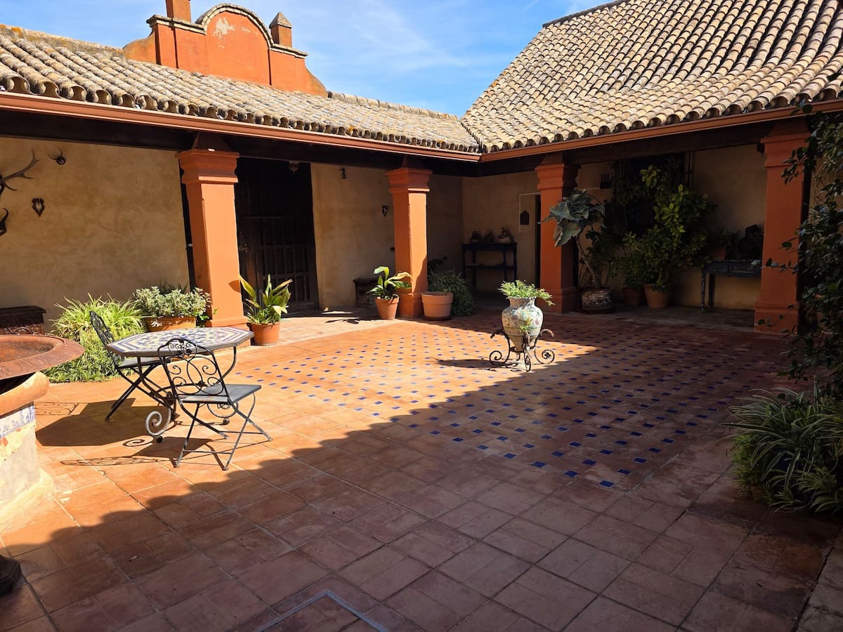 5 sovrum Finca/Hus på landet till salu i Bollullos de la Mitacion med pool garage - 1 600 000 € (Ref: 10175461)