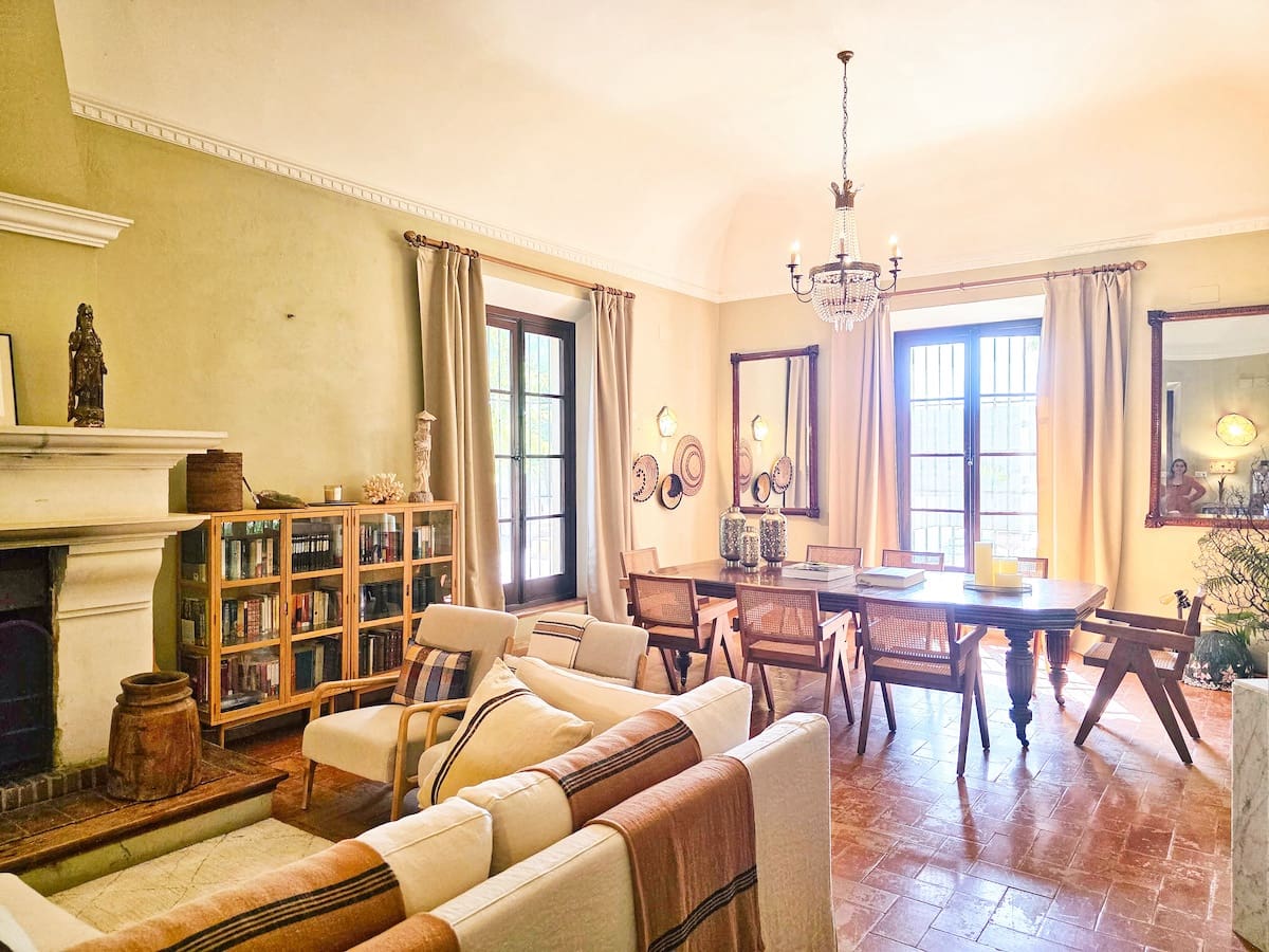 5 sovrum Finca/Hus på landet till salu i Bollullos de la Mitacion med pool garage - 1 600 000 € (Ref: 10175461)