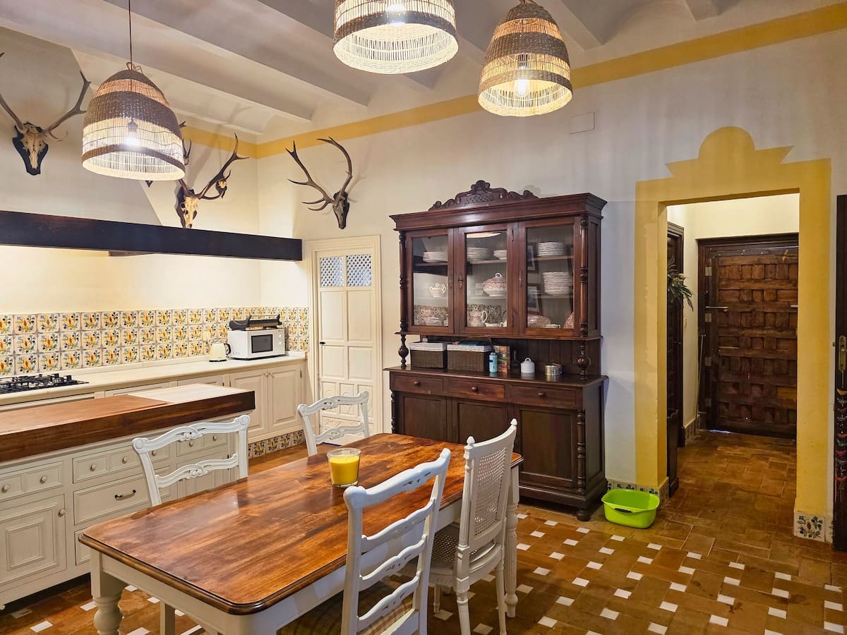 5 sovrum Finca/Hus på landet till salu i Bollullos de la Mitacion med pool garage - 1 600 000 € (Ref: 10175461)