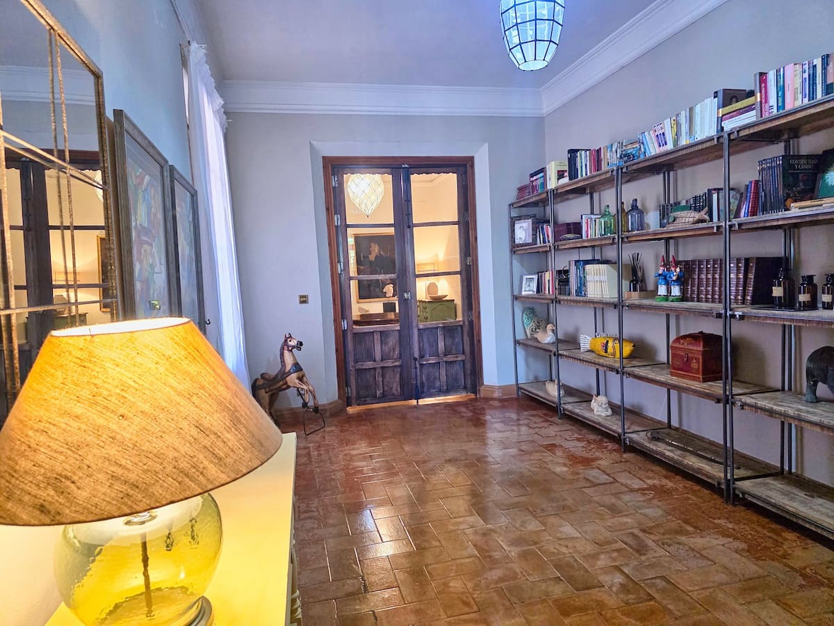 5 sovrum Finca/Hus på landet till salu i Bollullos de la Mitacion med pool garage - 1 600 000 € (Ref: 10175461)