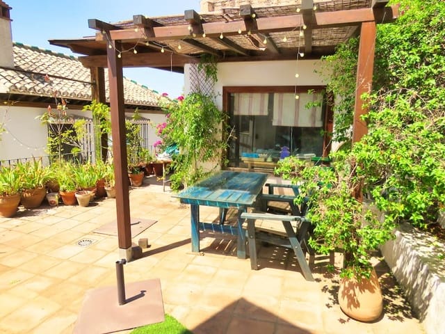 3 quarto Casa em Banda para venda em Granada cidade - 685 000 € (Ref: 10182087)