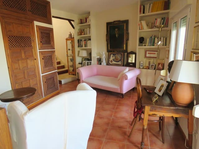3 quarto Casa em Banda para venda em Granada cidade - 685 000 € (Ref: 10182087)