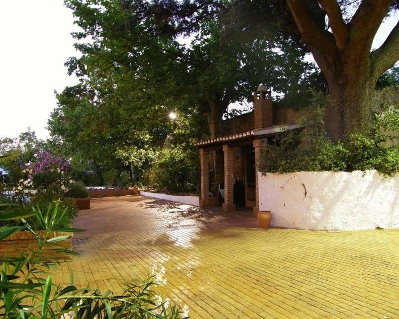 20 soveværelse Hotel til salg i La Zubia med swimmingpool - € 2.500.000 (Ref: 5455720)