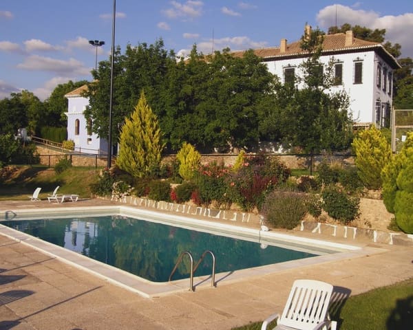 20 soverom Hotell til salgs i La Zubia med svømmebasseng - € 2 500 000 (Ref: 5455720)