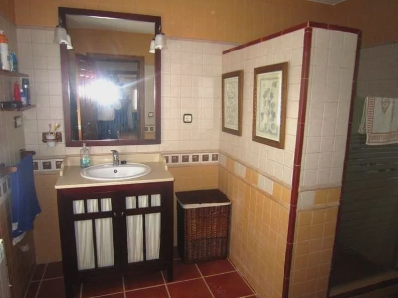 3 sypialnia Finka/Dom wiejski na sprzedaż w Yegen - 250 000 € (Ref: 5455752)