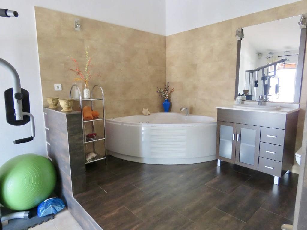 9 soverom Hotell til salgs i Pizarra med svømmebasseng - € 750 000 (Ref: 5604400)