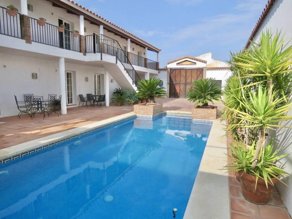 9 soverom Hotell til salgs i Pizarra med svømmebasseng - € 750 000 (Ref: 5604400)