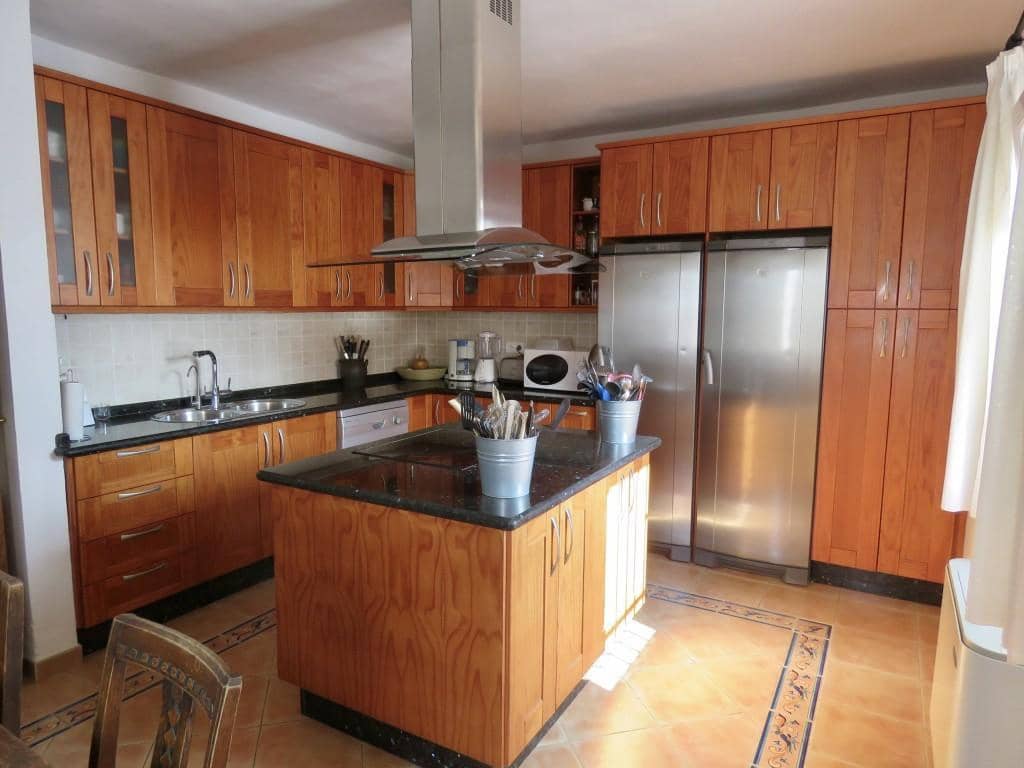 9 soverom Hotell til salgs i Pizarra med svømmebasseng - € 750 000 (Ref: 5604400)