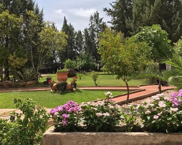 10 bedroom Finca/Country House for sale in Parrillas with pool - € 1,050,000 (Ref: 5755661)