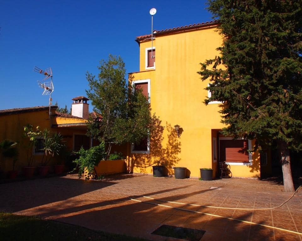 10 soveværelse Finca/Landehus til salg i Parrillas med swimmingpool - € 1.050.000 (Ref: 5755661)