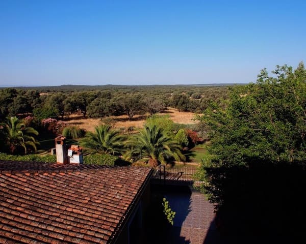 10 bedroom Finca/Country House for sale in Parrillas with pool - € 1,050,000 (Ref: 5755661)