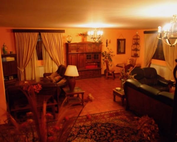 10 bedroom Finca/Country House for sale in Parrillas with pool - € 1,050,000 (Ref: 5755661)