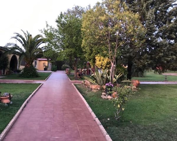 10 bedroom Finca/Country House for sale in Parrillas with pool - € 1,050,000 (Ref: 5755661)