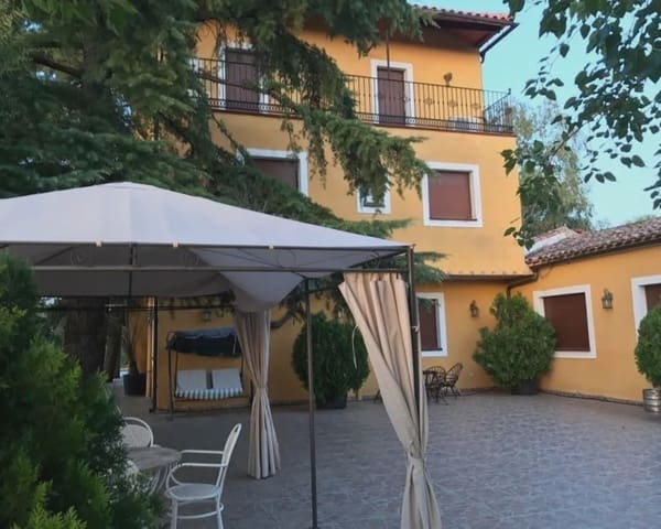 10 bedroom Finca/Country House for sale in Parrillas with pool - € 1,050,000 (Ref: 5755661)