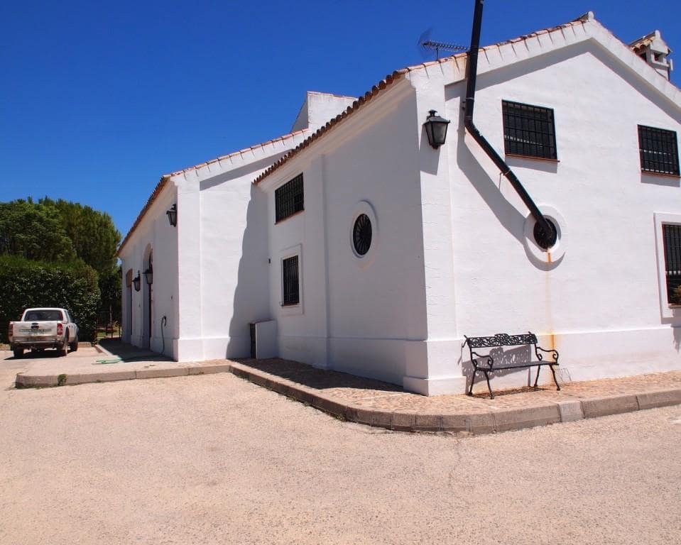 12 soveværelse Finca/Landehus til salg i Valencina de la Concepcion med swimmingpool garage - € 2.200.000 (Ref: 5803083)