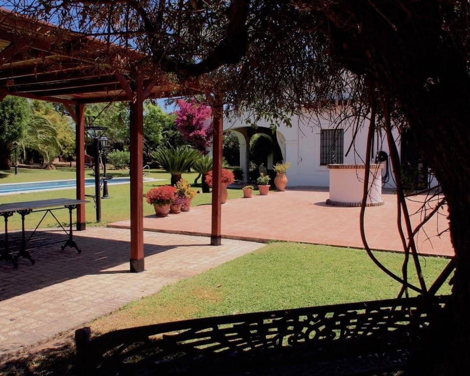 12 soveværelse Finca/Landehus til salg i Valencina de la Concepcion med swimmingpool garage - € 2.200.000 (Ref: 5803083)