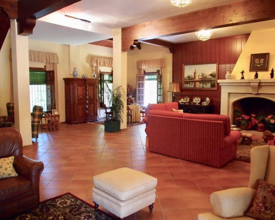 12 soveværelse Finca/Landehus til salg i Valencina de la Concepcion med swimmingpool garage - € 2.200.000 (Ref: 5803083)