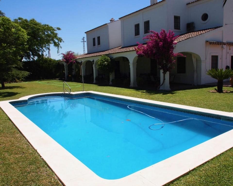 12 soveværelse Finca/Landehus til salg i Valencina de la Concepcion med swimmingpool garage - € 2.200.000 (Ref: 5803083)