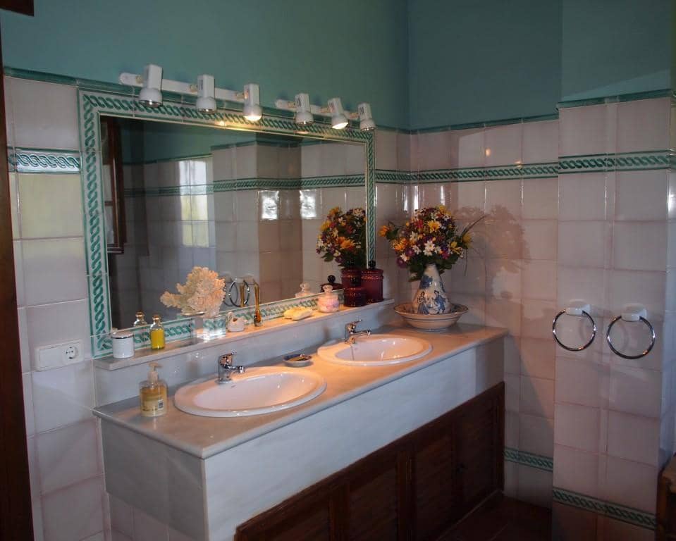 12 soveværelse Finca/Landehus til salg i Valencina de la Concepcion med swimmingpool garage - € 2.200.000 (Ref: 5803083)