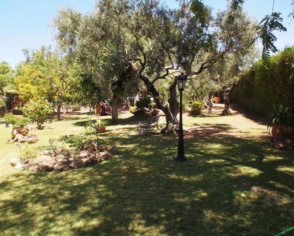 12 soveværelse Finca/Landehus til salg i Valencina de la Concepcion med swimmingpool garage - € 2.200.000 (Ref: 5803083)