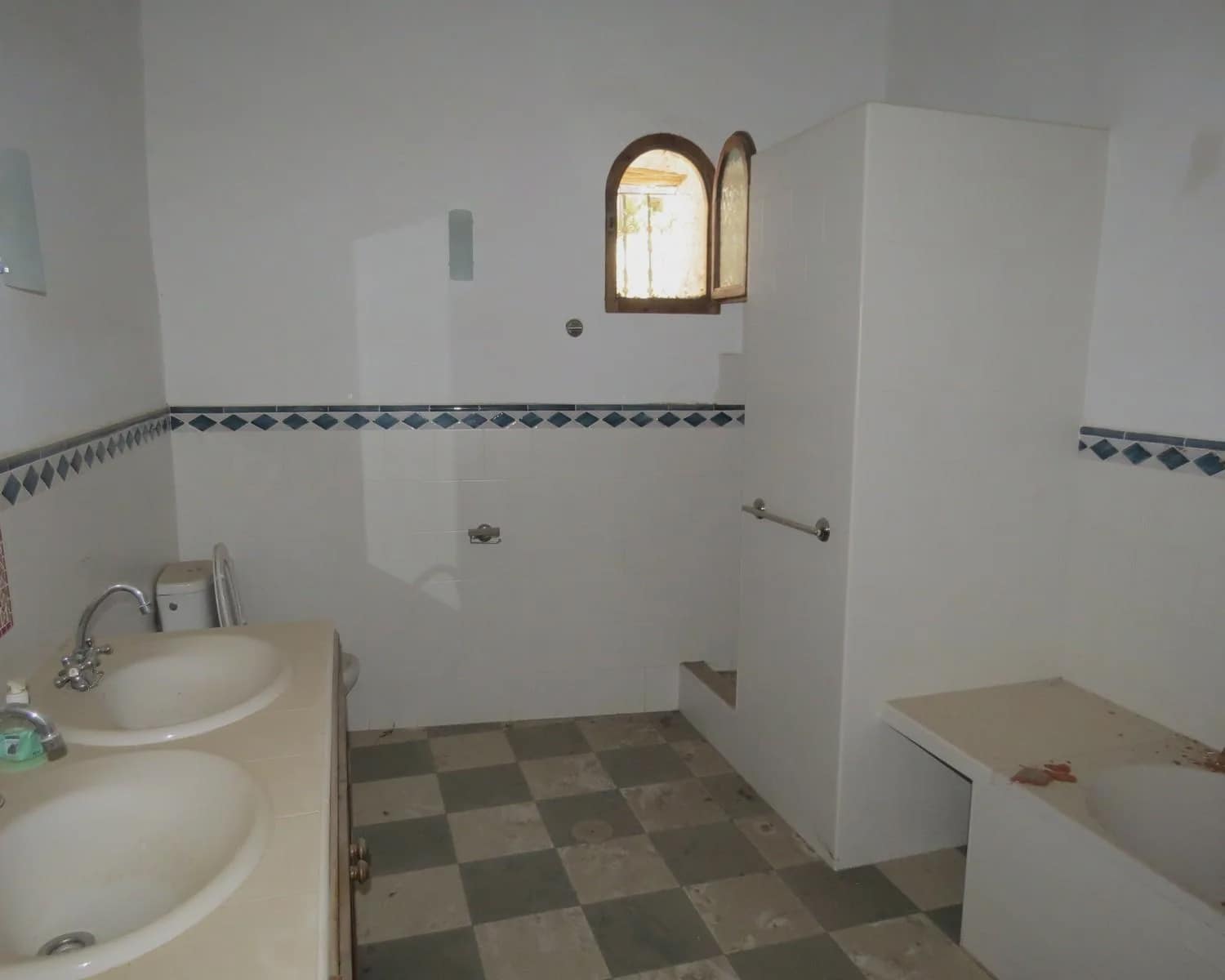 10 soveværelse Byhus til salg i Castaras med garage - € 249.000 (Ref: 6465149)