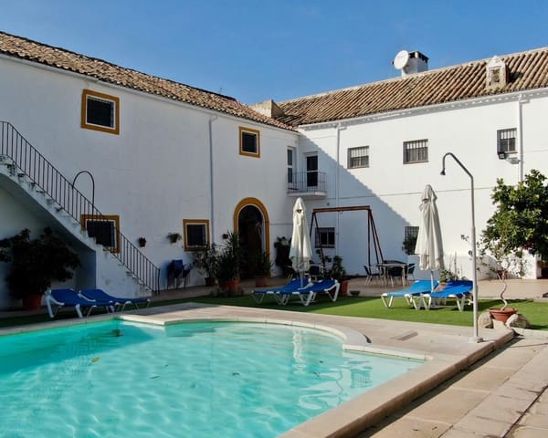 9 bedroom Hotel for sale in Aguilar de la Frontera with pool - € 600,000 (Ref: 6499534)