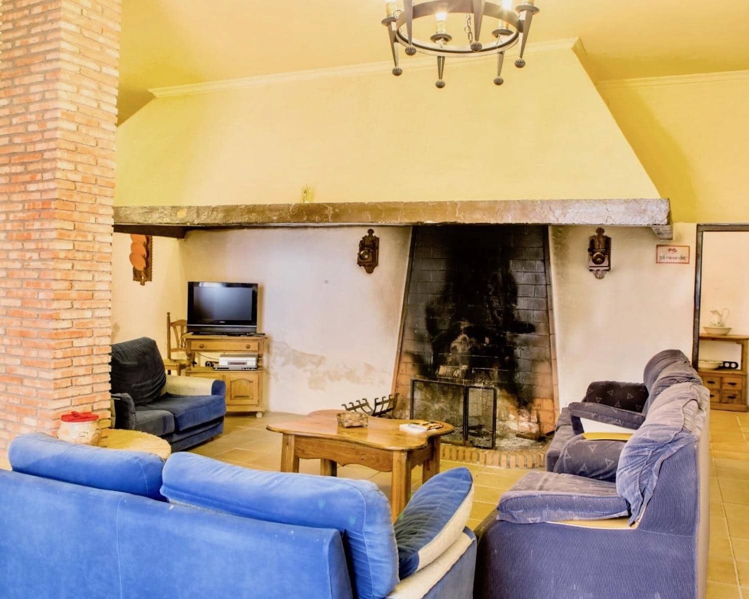 9 soveværelse Hotel til salg i Aguilar de la Frontera med swimmingpool - € 600.000 (Ref: 6499534)