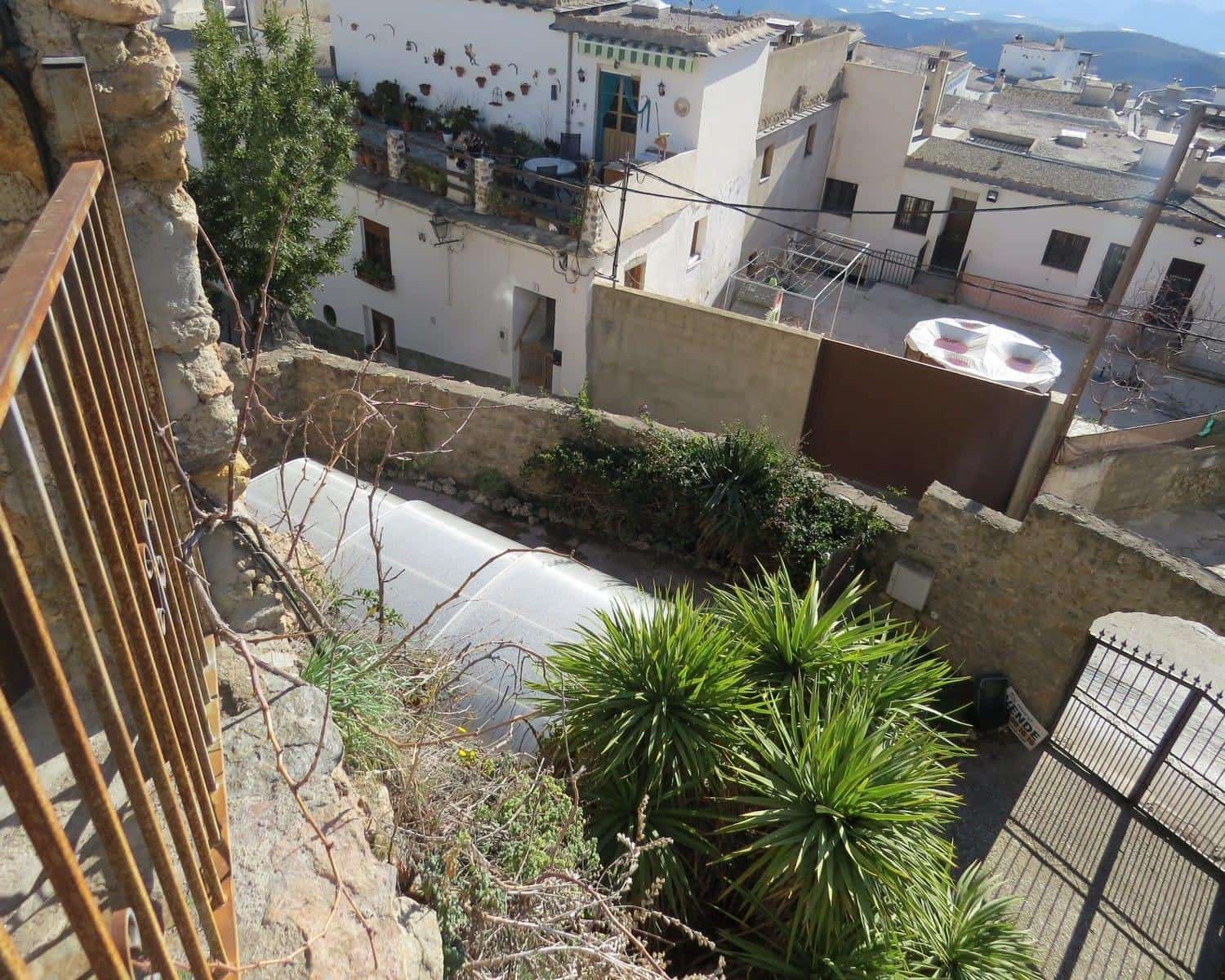 3 soveværelse Byhus til salg i Yegen med swimmingpool - € 149.500 (Ref: 6685673)