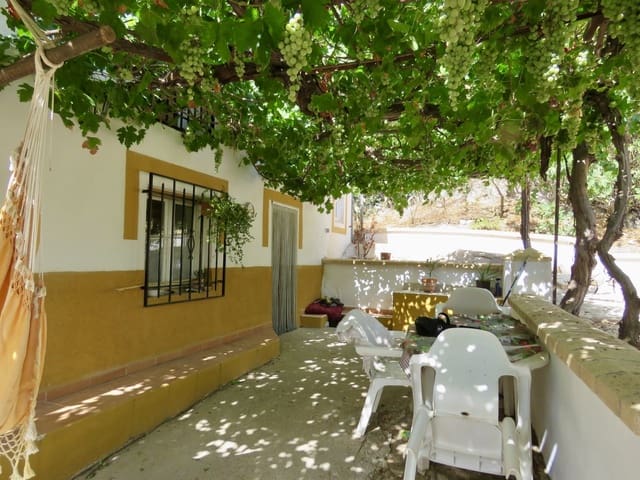 7 soveværelse Finca/Landehus til salg i Montefrío med swimmingpool garage - € 450.000 (Ref: 7131315)