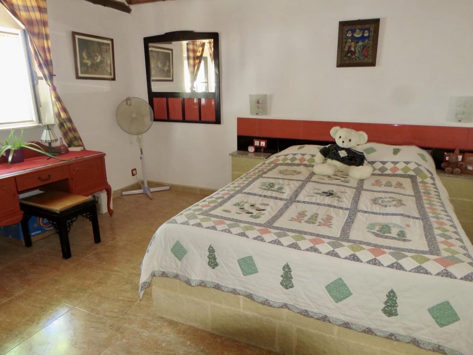 7 soveværelse Finca/Landehus til salg i Montefrio med swimmingpool garage - € 450.000 (Ref: 7131315)