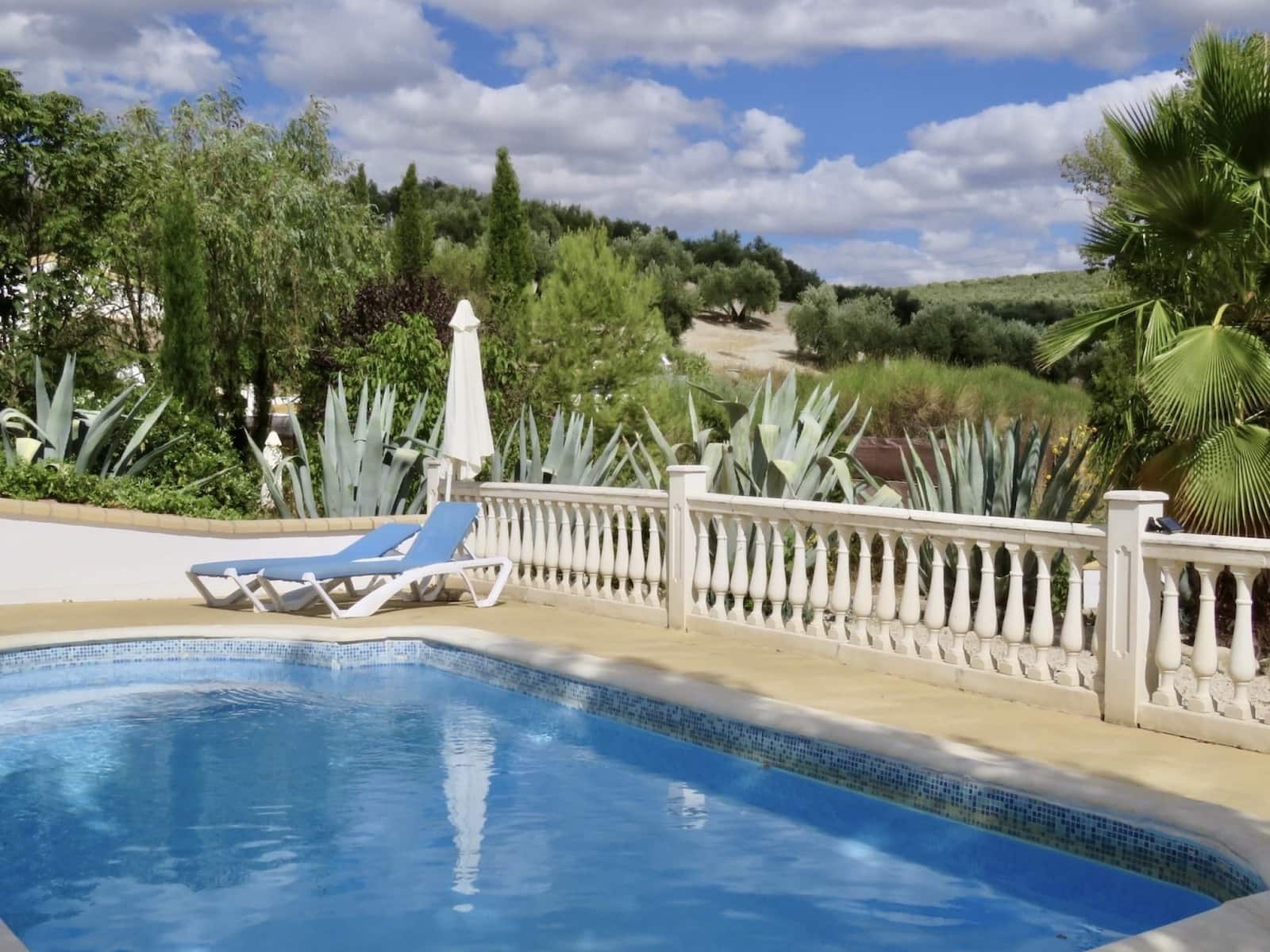 7 soveværelse Finca/Landehus til salg i Montefrio med swimmingpool garage - € 450.000 (Ref: 7131315)