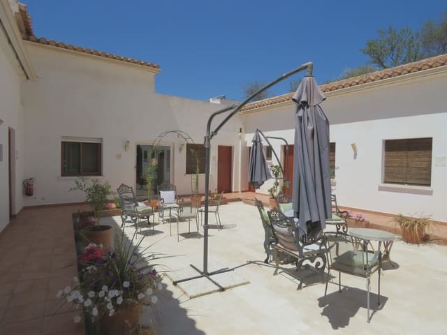 11 quarto Hotel para venda em Lecrín com piscina - 800 000 € (Ref: 7229620)