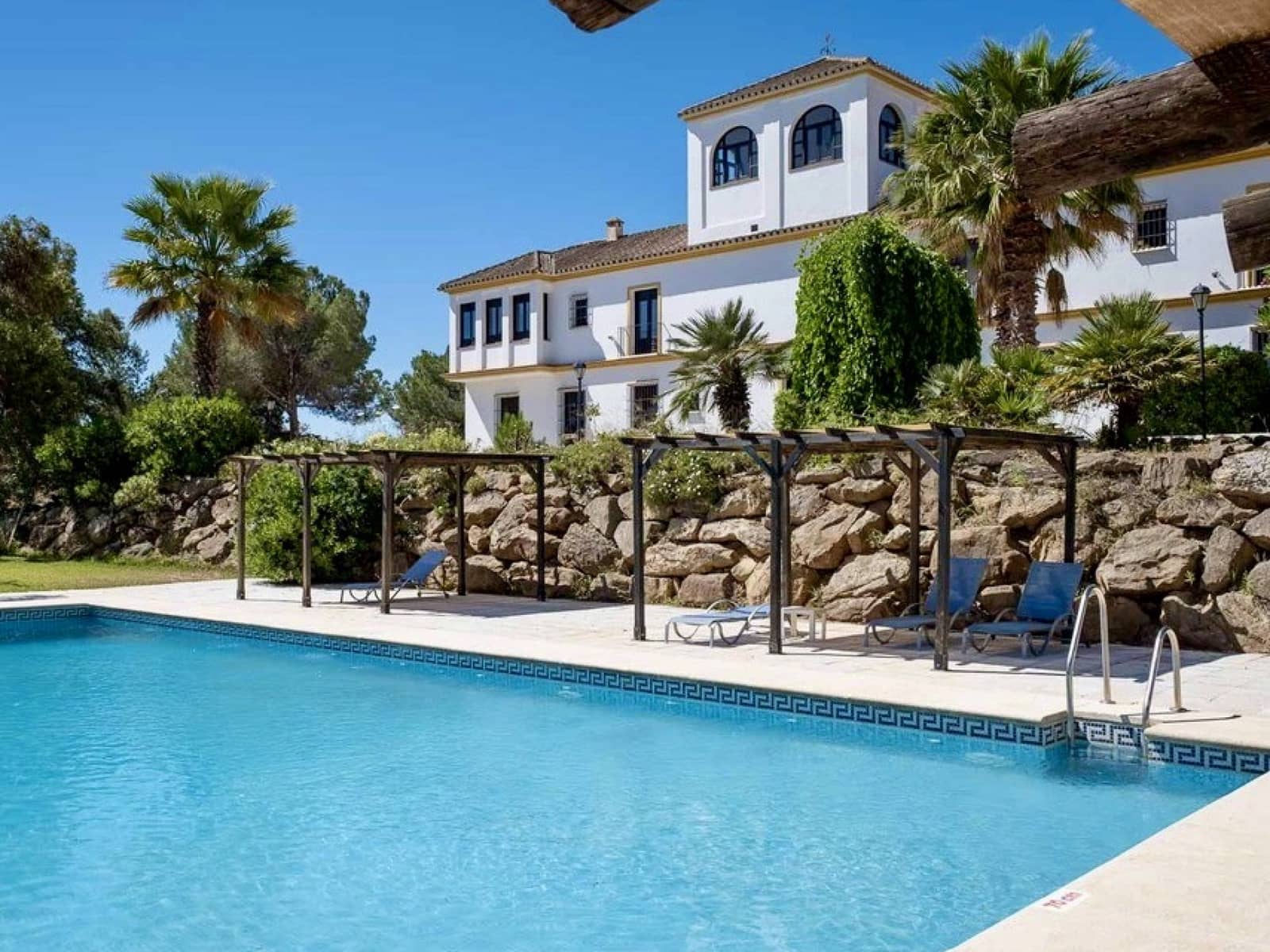 13 quarto Hotel para venda em Almogia com piscina - 2 200 000 € (Ref: 7391816)