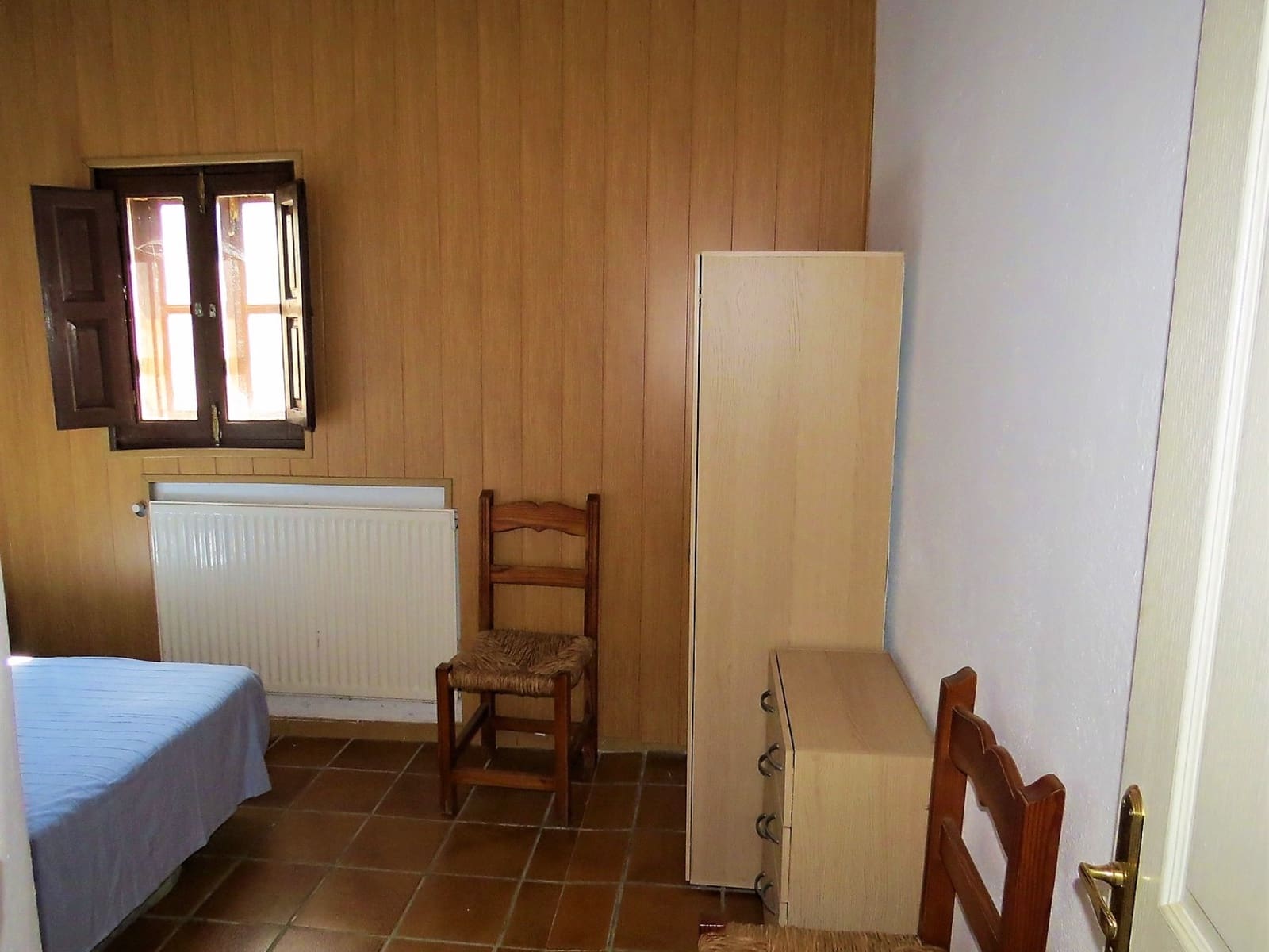 9 soveværelse Virksomhed til salg i Laroles med garage - € 210.000 (Ref: 7462830)