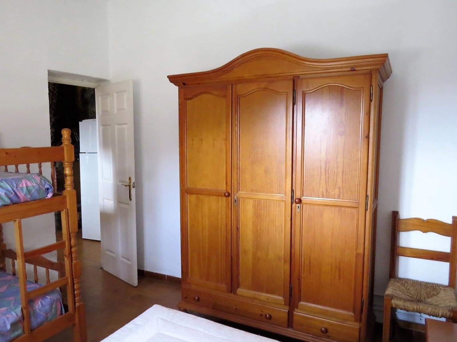 9 soveværelse Virksomhed til salg i Laroles med garage - € 210.000 (Ref: 7462830)