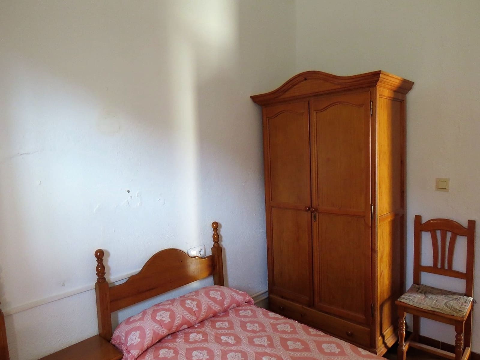 9 soveværelse Virksomhed til salg i Laroles med garage - € 210.000 (Ref: 7462830)