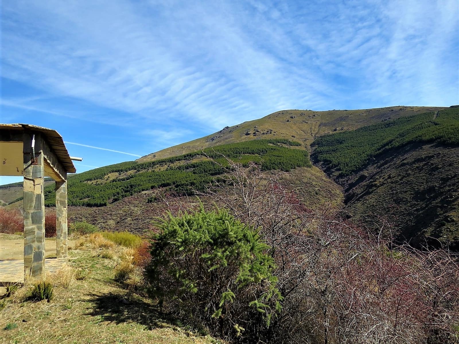 9 soveværelse Virksomhed til salg i Laroles med garage - € 210.000 (Ref: 7462830)