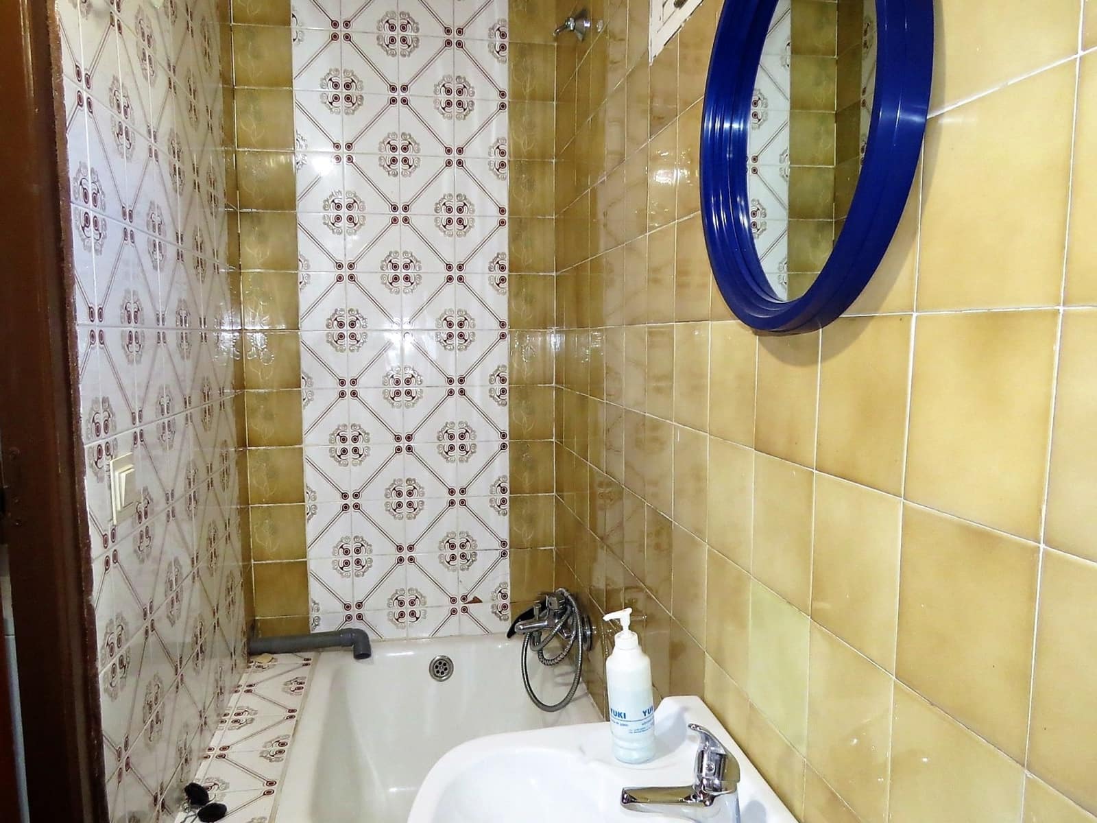 9 soveværelse Virksomhed til salg i Laroles med garage - € 210.000 (Ref: 7462830)