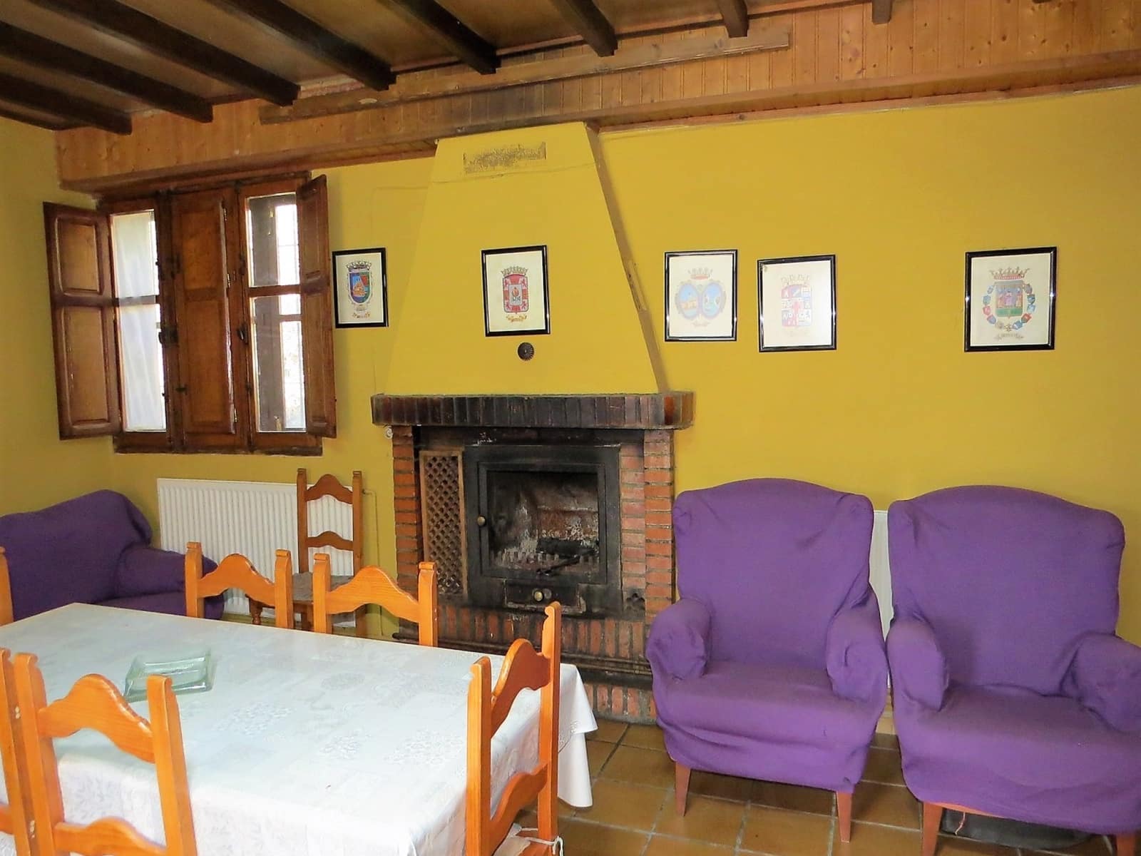 9 soveværelse Virksomhed til salg i Laroles med garage - € 210.000 (Ref: 7462830)