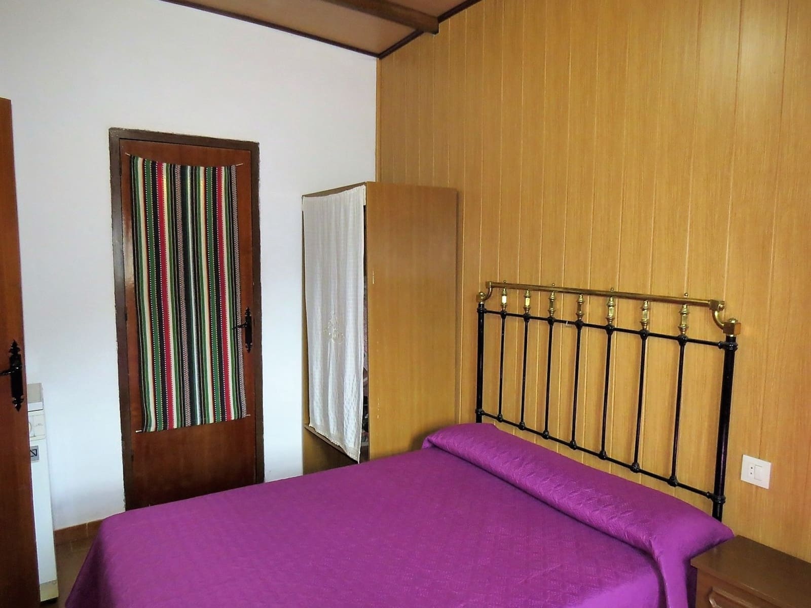 9 soveværelse Virksomhed til salg i Laroles med garage - € 210.000 (Ref: 7462830)