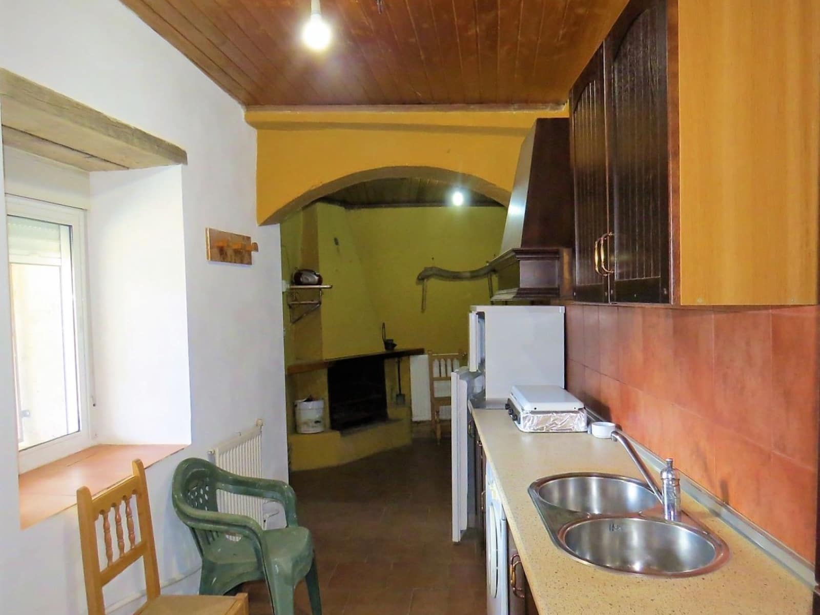 9 soveværelse Virksomhed til salg i Laroles med garage - € 210.000 (Ref: 7462830)