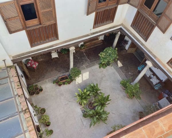 8 bedroom Guesthouse/B & B for sale in Albaicin, Granada city with pool - € 1,300,000 (Ref: 7480751)