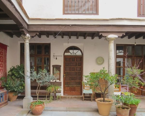 8 bedroom Guesthouse/B & B for sale in Albaicin, Granada city with pool - € 1,300,000 (Ref: 7480751)