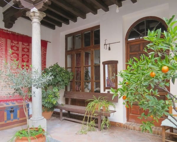 8 bedroom Guesthouse/B & B for sale in Albaicin, Granada city with pool - € 1,300,000 (Ref: 7480751)